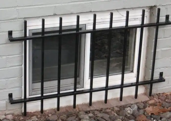 حفاظ پنجره فلزی
